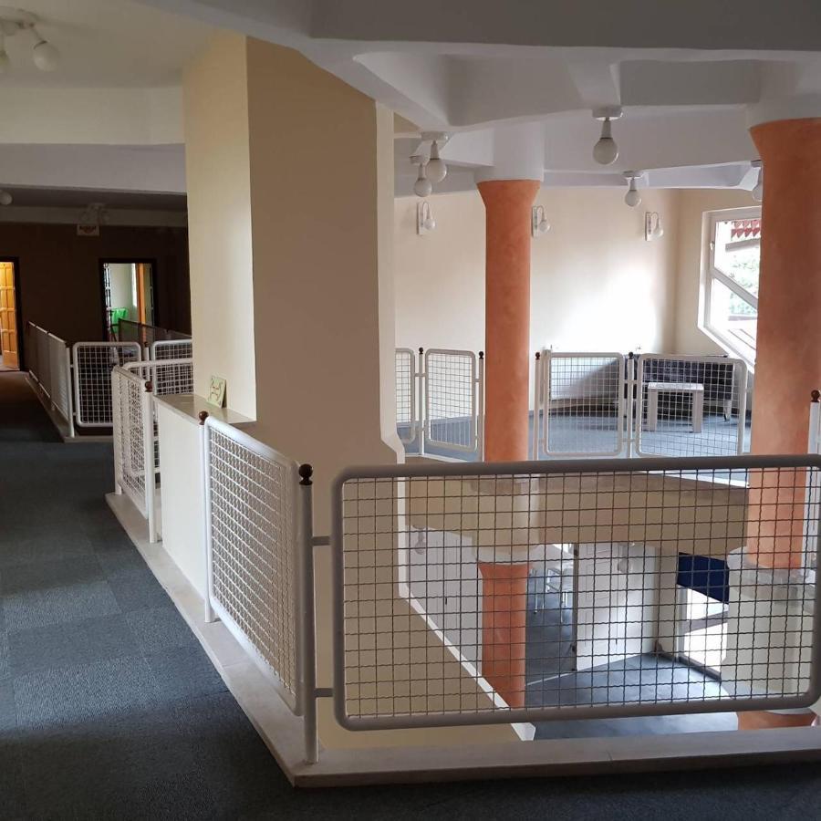 Grantek Ueduelohaz Hotel Balatonlelle Exterior foto